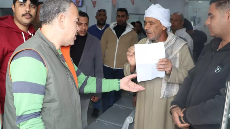 رئيس مياه الفيوم يوجه بتيسير الخدمات ورفع كفاءة مركز خدمة عملاء أبشواي