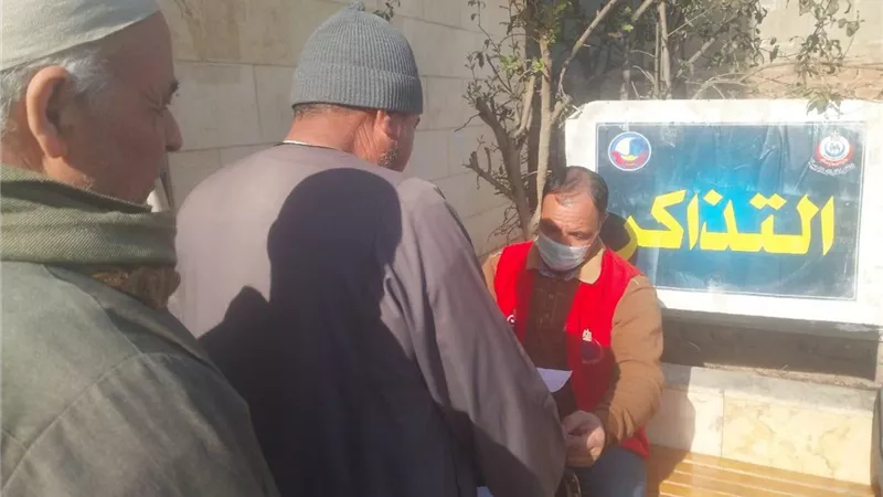 توقيع الكشف الطبي على أكثر من 700 مواطن خلال قافلة طبية مجانية بالبحيرة