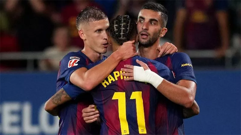 فيليك يحشد قوة برشلونة الضاربة قبل مواجهات كأس السوبر الإسباني 