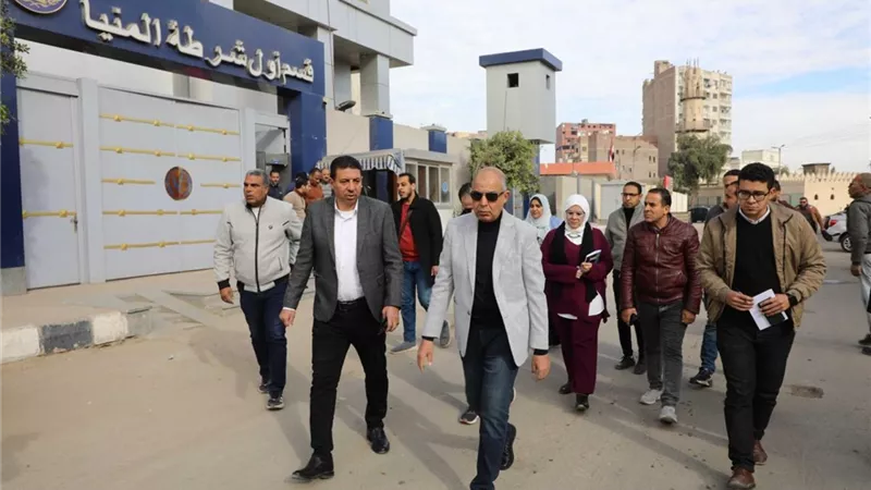 محافظ المنيا يقود حملة مكبرة لرفع الإشغالات وإعادة الانضباط للشارع