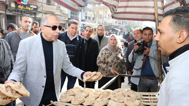 محافظ المنيا يقود حملة تموينية مفاجئة في حي جنوب