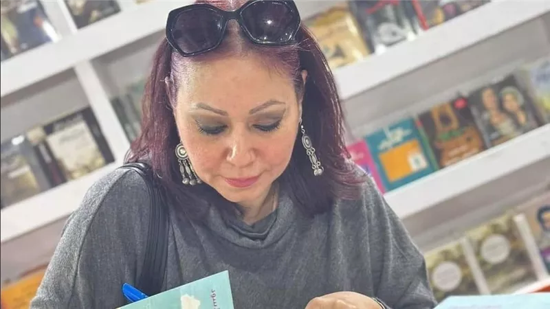 رضوى الأسود: الجوائز الأدبية فقدت مصداقيتها وتهمش الأصوات الجديدة| خاص