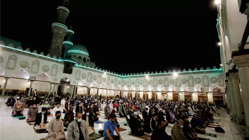 تنويه مهم من الأوقاف بشأن صلاة التهجد في المساجد الكبرى