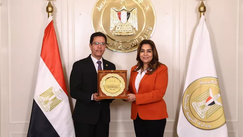 برتوكول تعاون بين وزارة التنمية المحلية وجامعة بنها لإعداد كوادر المحليات