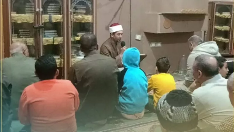 «أوقاف البحيرة» تنفذ مجالس قراءة البردة الشريفة للإمام البوصيري بالمساجد