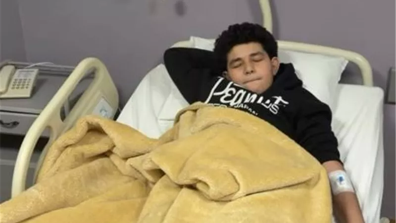 نجل شحتة كاريكا يجري عملية جراحية.. والفنان: ادعوا لسيف بالشفاء 