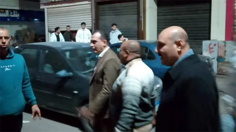 رئيس مدينة دمنهور يقود حملة مكبرة لمتابعة الالتزام بمواعيد غلق المحال