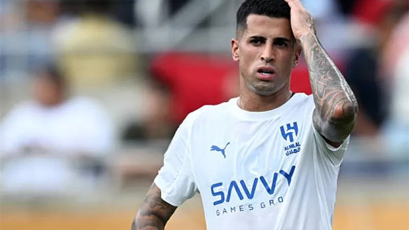 إنتر ميلان يقترب من إعادة كانسيلو مع دعم مالي من الهلال