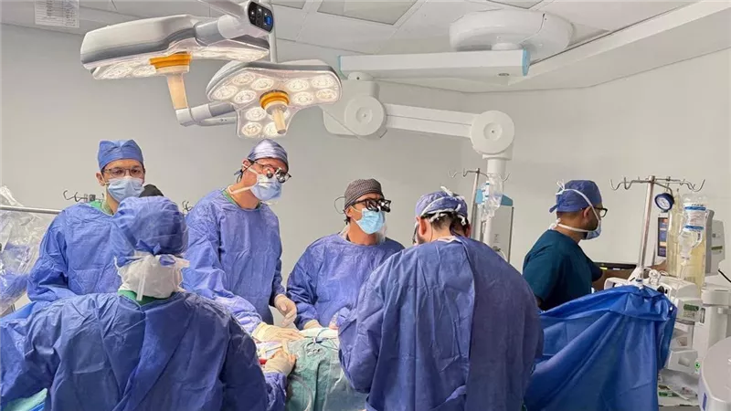 الرعاية الصحية.. إجراء 2600 جراحة قلب مفتوح للكبار والأطفال بمعدلات عالمية