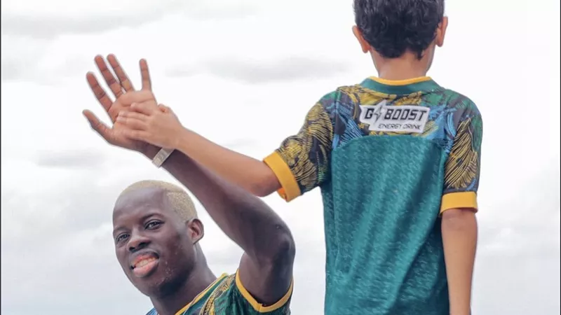 بسبب وفاة نجله.. لاعب بوركينا فاسو يغادر معسكر المنتخب قبل لقاء كوت ديفوار