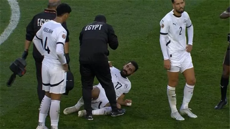 بسبب آلام الضلوع.. شكوك حول لحاق مهند لاشين بمباراة مصر وبنين