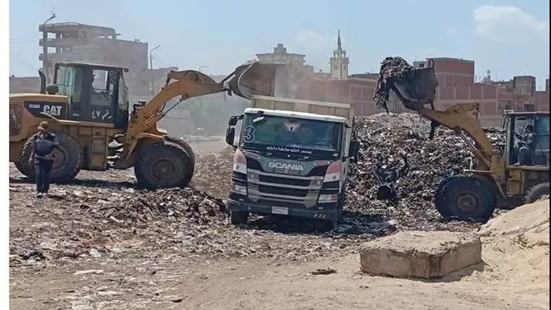 رفع 159 ألف طن قمامة ومخلفات مبانٍ بالشرقية|صور
