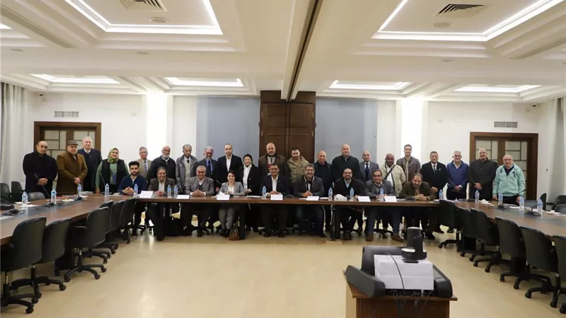 غرفة الإسكندرية تبحث حساب البصمة الكربونية والذكاء الاصطناعي في التطوير