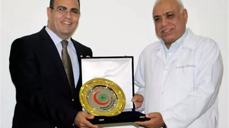 اختيار الجراح المصري محمد عبد الوهاب «رجل العام في مصر والشرق الأوسط»
