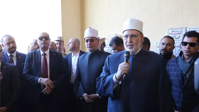 الضويني في افتتاح مسجدي البحرالأحمر: جهود مؤسسات الدولة تتكامل لخدمة الوطن