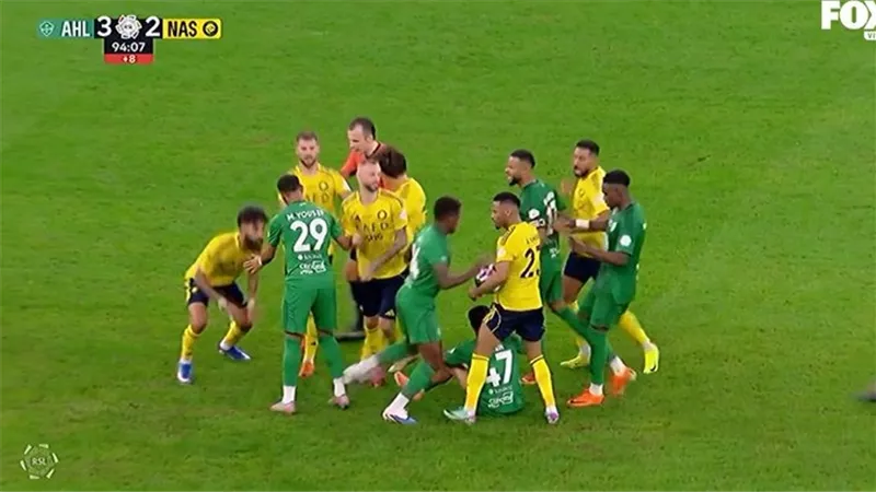 بعد الفوز على «أهلي جدة مع النصر».. شاهد ترتيب الدوري السعودي 