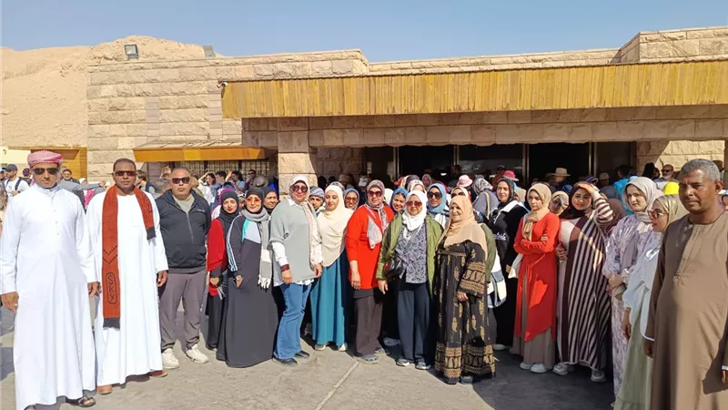 «110 فتايات» في زيارة لوادي الملوك ضمن مشروع «أهل مصر» بالمحافظات الحدودية