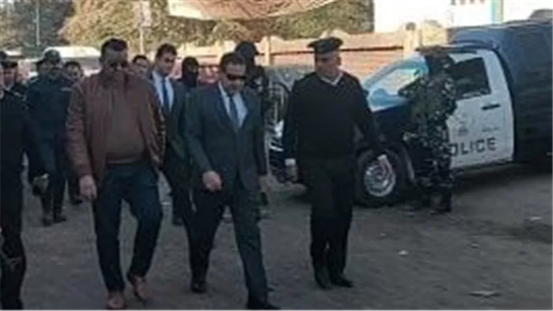مدير أمن سوهاج يتفقد التمركزات الأمنية بلجان انتخابات البلينا
