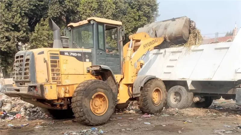 الوحدة المحلية بمركز ناصر تواصل رفع المخلفات وتطوير الشوارع الحيوية