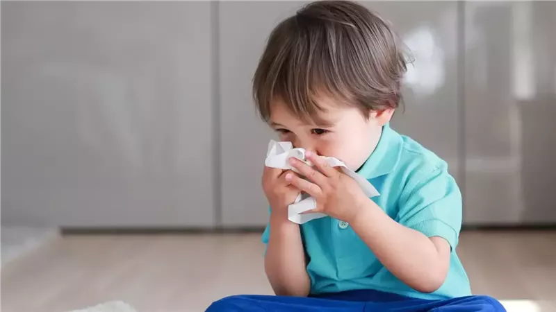 كيف تنتقل عدوى الزكام ونزلات البرد؟.. وزارة الصحة تحذر