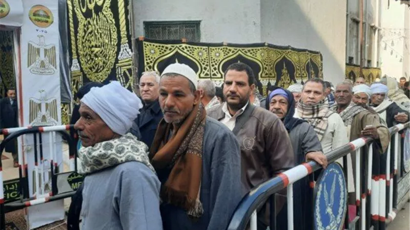 انتظام التصويت في جولة إعادة «النواب» بالمنيا.. وكبار السن يتصدرون المشهد