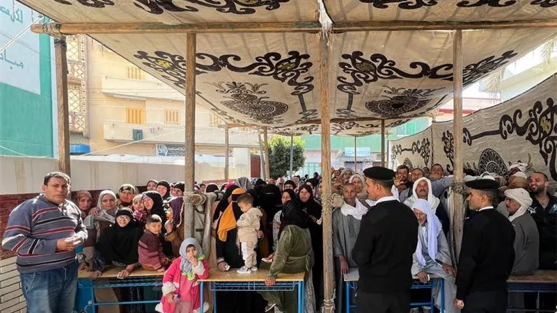 إقبال كثيف على اللجنة الانتخابية في اليوم الأول لإعادة الدوائر الـ27