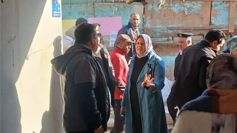 محافظ القليوبية يتابع جهود حي غرب شبرا الخيمة في رفع الإشغالات