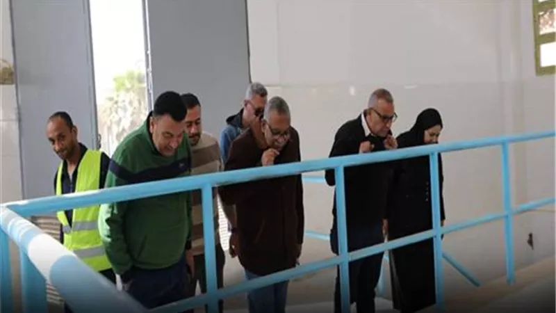 رئيس «مياه المنيا» يتفقد مشروعات الصرف الصحي بملوي ضمن «حياة كريمة»