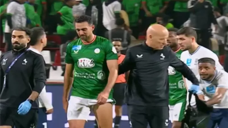 أول تعليق من أحمد حسن كوكا بعد خروجه باكيا بمباراة الاتفاق والأخدود