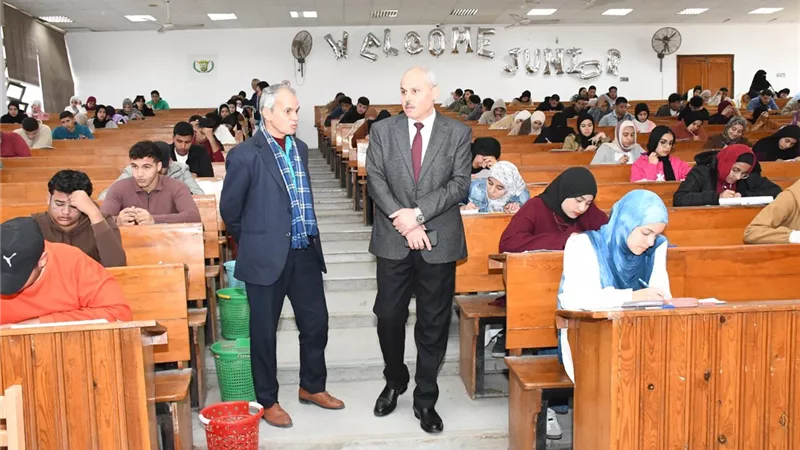  3043 طالبًا بكلية الزراعة قناة السويس يؤدون امتحانات الفصل الدراسي الأول 