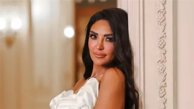 ماذا قالت سالي عبدالسلام لجمهورها بعد إعلان حملها؟