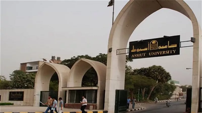 جامعة أسيوط تفتتح معرض «أهلاً رمضان» لدعم منتسبيها غدا