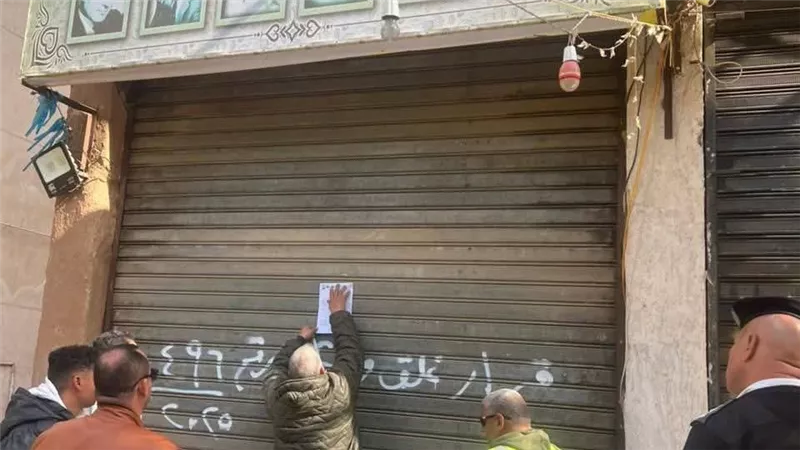 غلق وتشميع 14 محلا مخالفا ووحدة إدارية غير مرخصة في الشيخ زايد