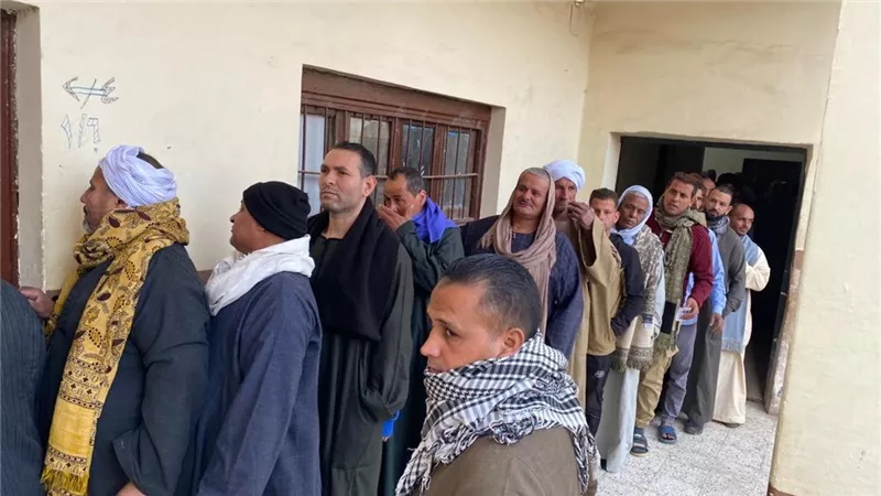 إقبال كبير من الناخبين في الفترة المسائية على جولة الإعادة بالمنيا