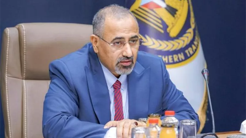 الانتقالي الجنوبي يؤكد استمرار مهام الزبيدي وإشرافه من عدن
