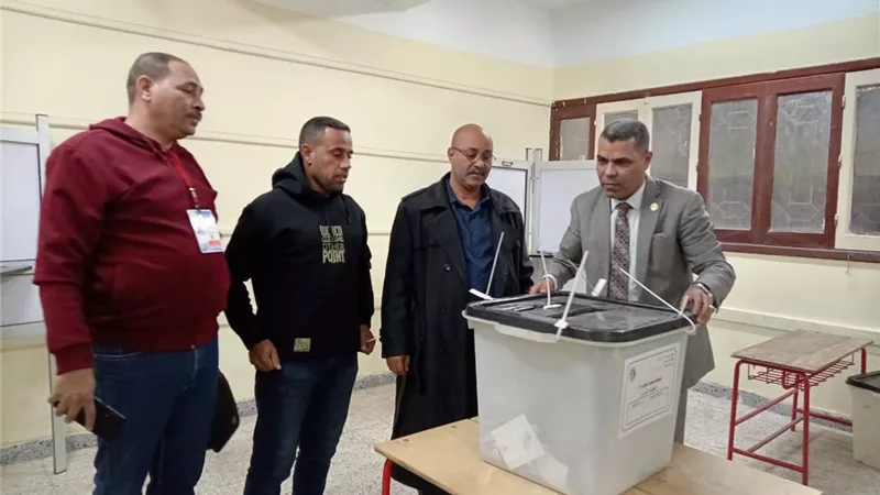 غلق اللجان  فى دوائر أسيوط مع انتهاء اليوم الأول من جولة الإعادة