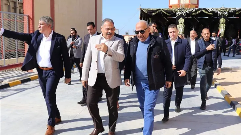 بتكلفة 2 مليار جنيه.. وزير الكهرباء يعلن تشغيل 31 محطة جديدة في الزقازيق