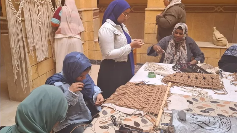 ثقافة «حاجر العديسات».. تنظم لقاءات تثقيفية ضمن مشروع 