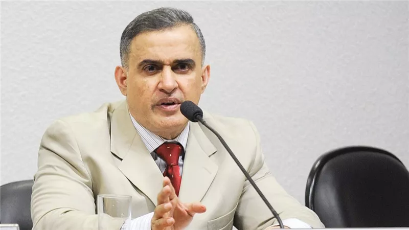 لبناني الأصل يربك واشنطن.. مدعي عام فنزويلا يدافع عن 
