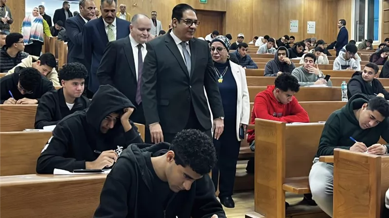 رئيس جامعة القاهرة يتفقد امتحانات الجامعة الأهلية والفرع الدولي ..تفاصيل