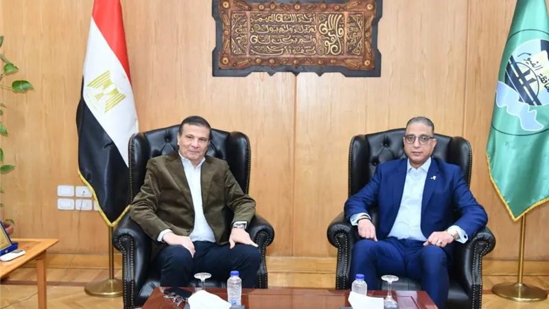 وزير الزراعة ومحافظ الفيوم يتفقدان المشروعات الإنتاجية بالمحافظة