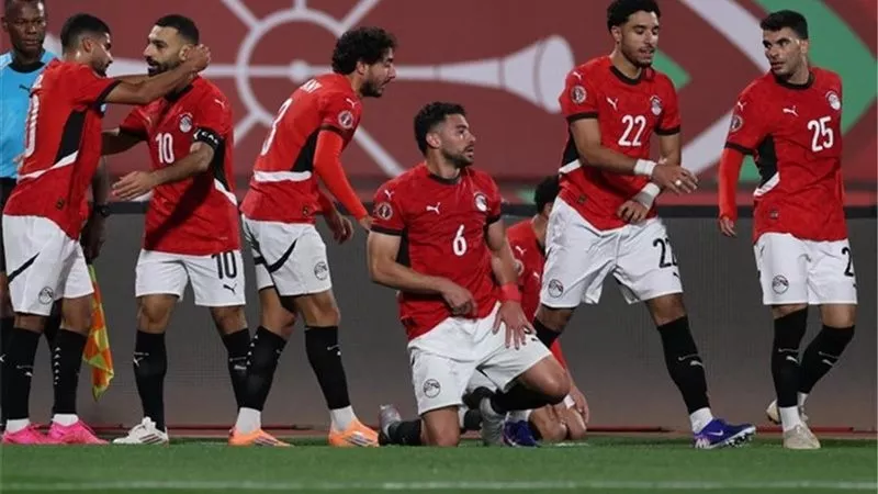 ناقد رياضي يكشف التشكيل المتوقع للفراعنة أمام بنين|فيديو