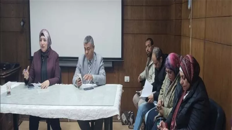 وكيل «صحة المنيا» يشدد على الحزم الإداري وتلافي السلبيات بالمستشفيات