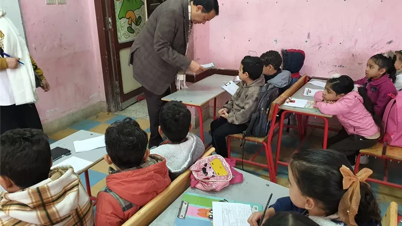 مدير تعليم الغربية يتابع التقييمات النهائية للصفين الأول والثاني الابتدائي