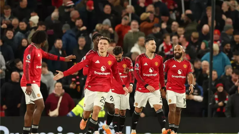 التشكيل الرسمي لمانشستر يونايتد وليدز في الدوري الإنجليزي 