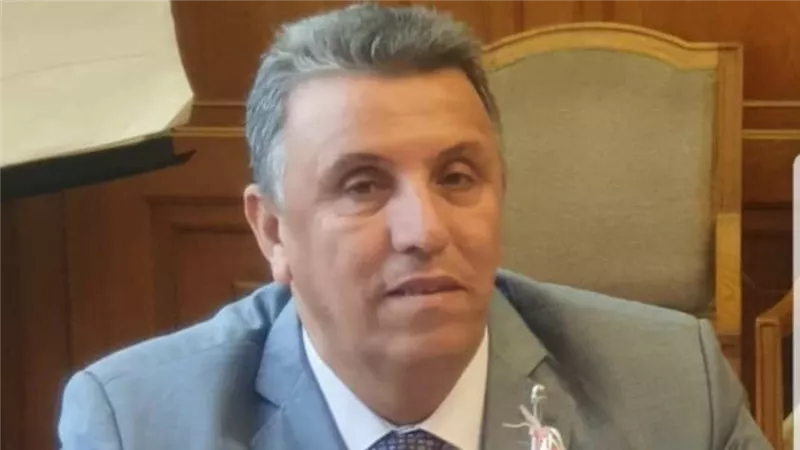 عميد يمني: الإمارات استغلت الانتقالي للسيطرة على حضرموت والمهرة |خاص