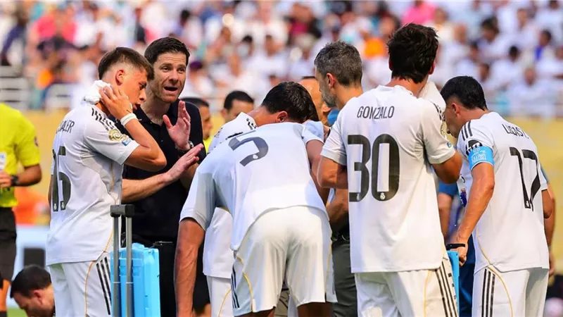 تشابي ألونسو يعلن قائمة ريال مدريد لمواجهة ريال بيتيس