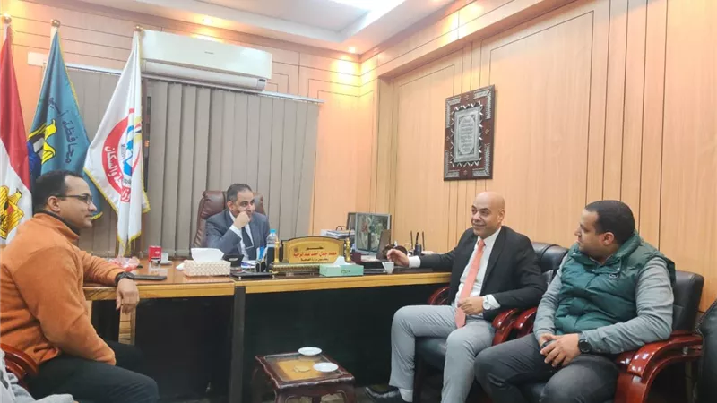 «صحة أسيوط والتأمين الصحي» يبحثان سبل تعزيز التعاون المشترك لتطوير الخدمات