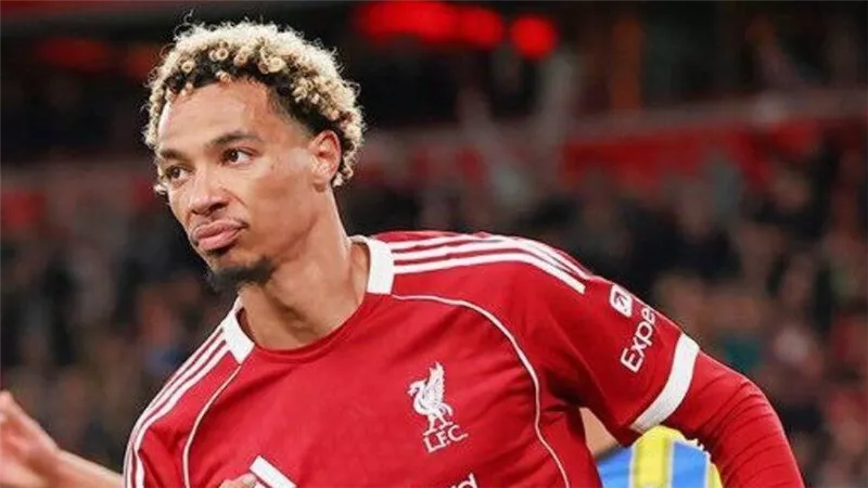 ليفربول يكشف سبب غياب هوجو إيكيتيكي عن مواجهة فولام