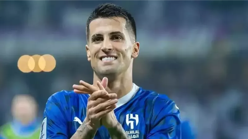 إنزاجي يعلن رحيل البرتغالي جواو كانسيلو عن الهلال السعودي